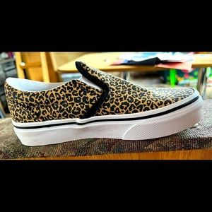 Vans kids size slip on’s
